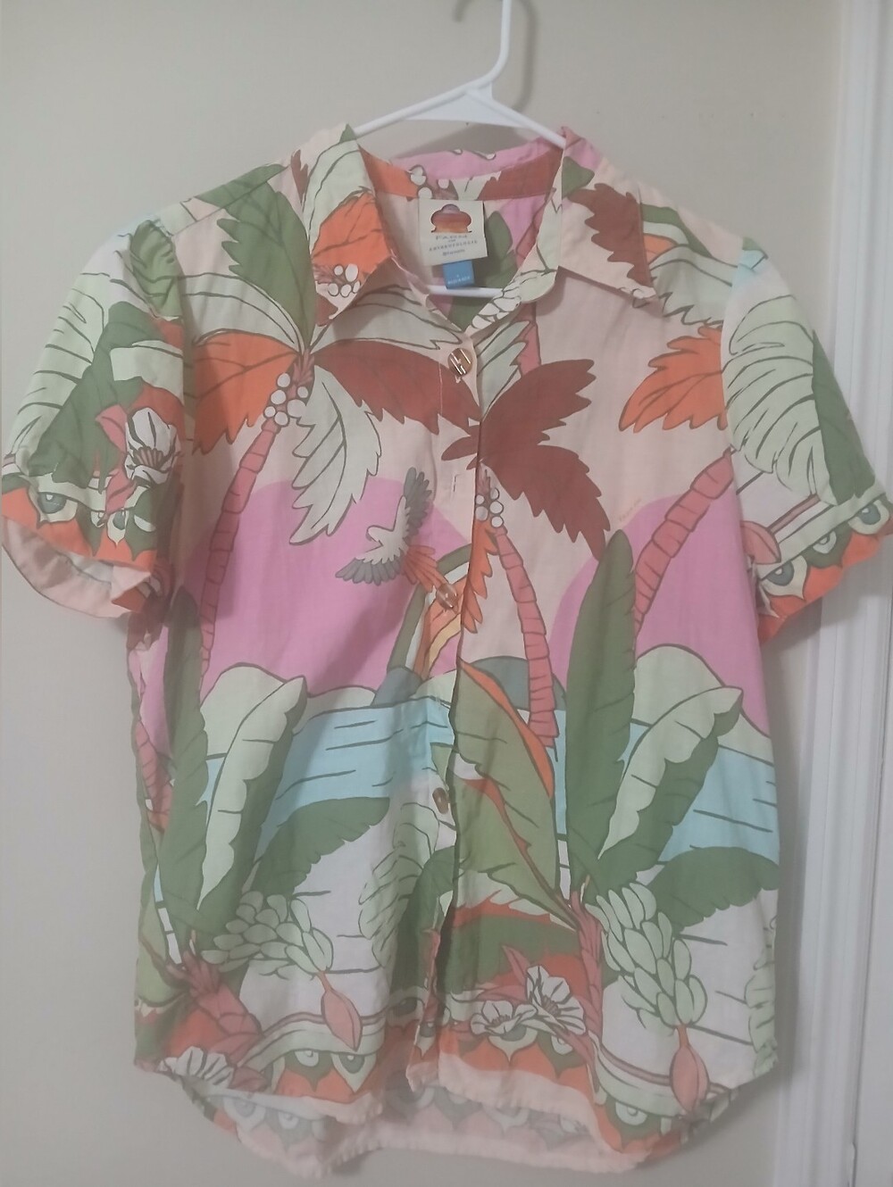 Preowned (Farm)  Tropical Palm Button-Down Shirt in Pink, Green & Orange Clean